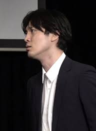 阿部寛　横顔|阿部寛』『横浜流星』を抑えた！【まるで“彫刻”のような美しい顔だと思う俳優】ランキング！第1位に...「うっとりするほど綺麗」 | TRILL【トリル】