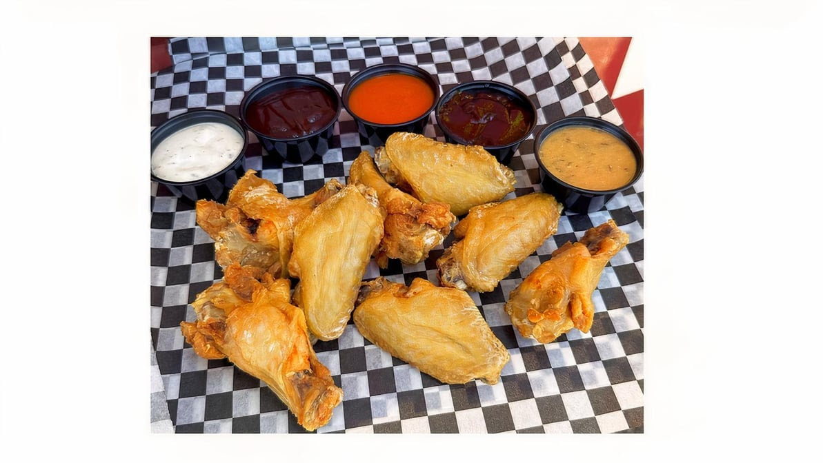 Crispy Rolls Station (Food Truck) by null