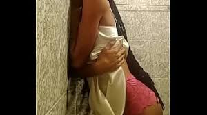 Trans pauzuda e gostosa arrastando seu escravo pela orla do rio de janeiro e depois arrombando o cu do safado jpg x Travesti rio de janeiro