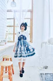 違法ロリータ |Amazon.co.jp: 幻想小説『少女ヴァレリエと不思議な一週間』伝説のロリータ映画『闇のバイブル/聖少女の詩』原作  「不思議の国のアリス」好きな方に : おもちゃ