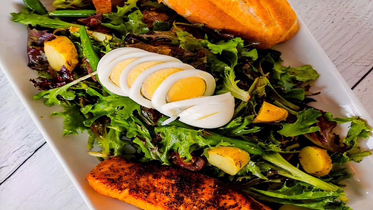 Eat This Café - Hollywood Brunch Spot: Breakfast, Lunch, Bottomless Mimosas by null