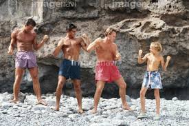 白人 小学生 裸|小学生 ヌード 白人 上機嫌 背中】の画像素材 | 写真素材ならイメージナビ