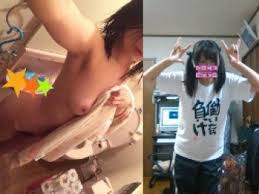 小学生  自撮り  乳首|貧乳素人の可愛いまな板ちっぱいの自撮り画像35枚 | エロログZ