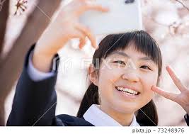 中学生　自撮り写メ　全裸|自画撮り被害」にあわないために - 青少年健全育成情報サイト | 広島県