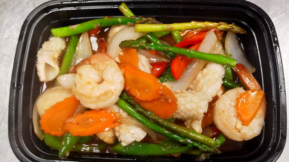 Manee Thai Cuisine Indy by null