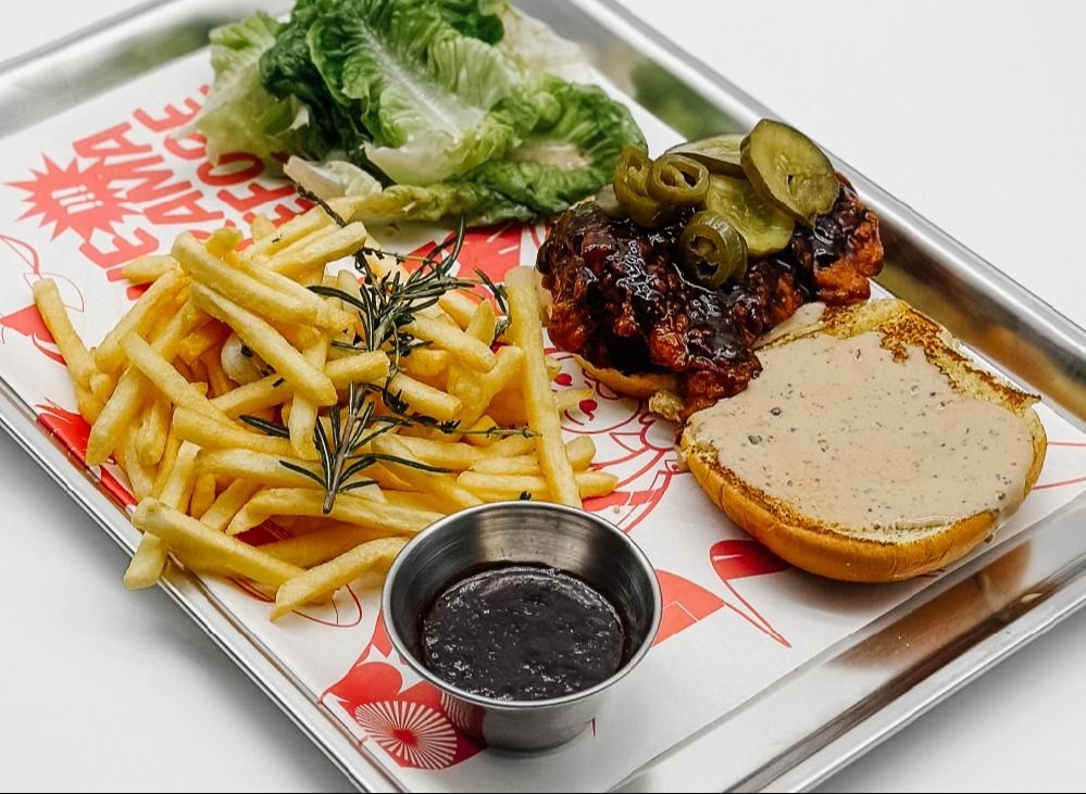 RedTail Bar By Zouk by null