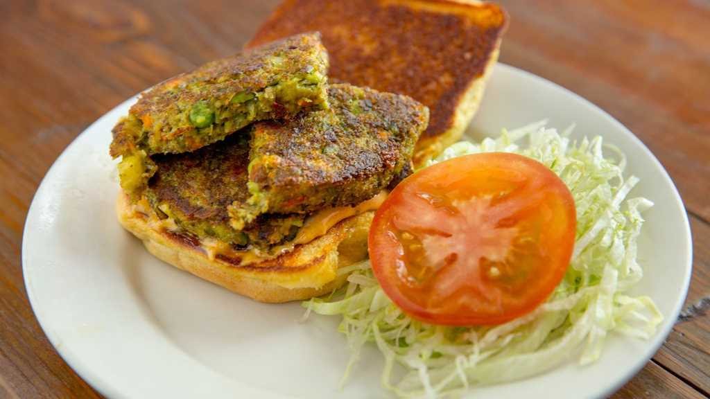 two8two Bar & Burger by null
