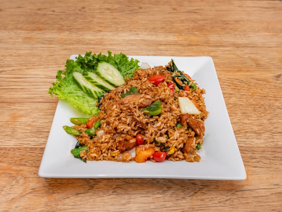 Green Elephant Vegetarian Bistro by null