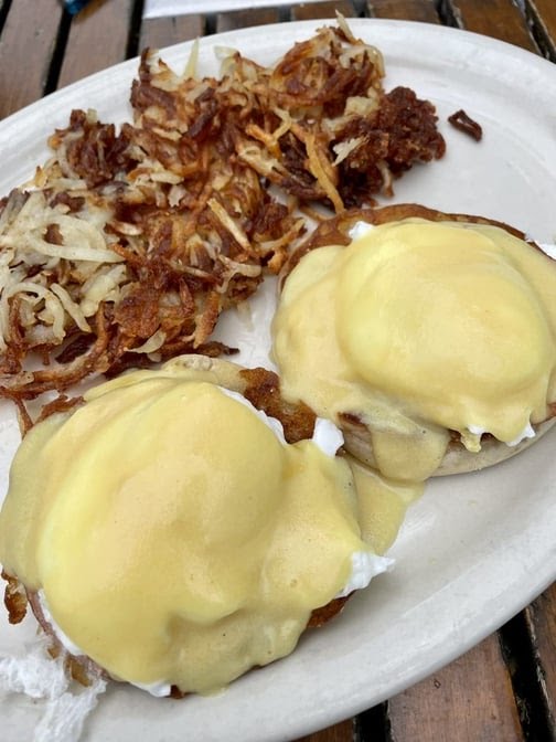 Washington Square Bar & Grill by null