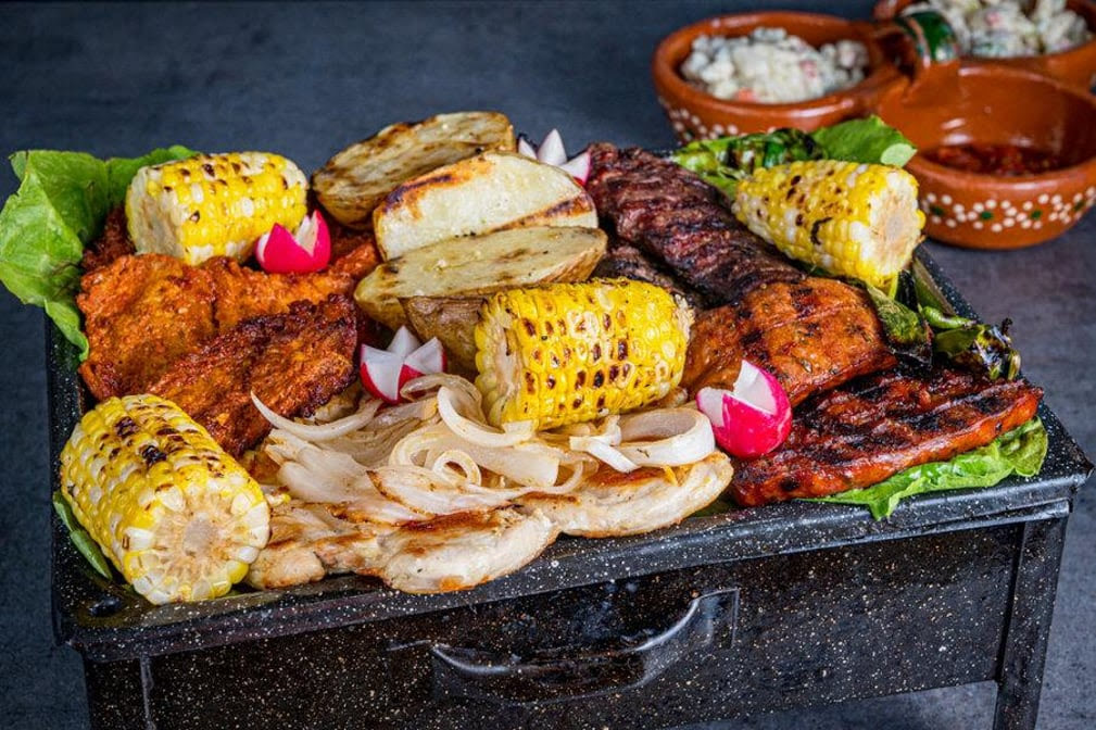 EL MENEO RESTAURANT & LOUNGE by null