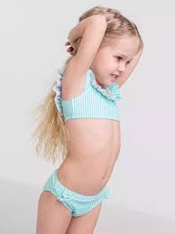 幼稚園　プール　裸девочки в купальниках|Советы по выбору детского купальника для девочки | Блог о нижнем белье -  Anamel.com.ua