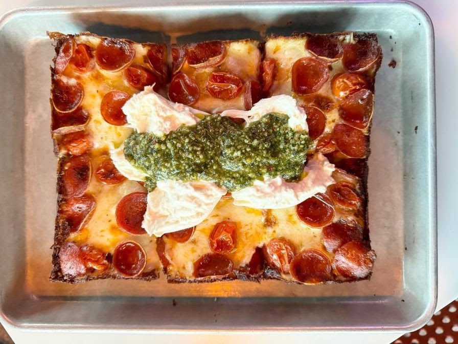 Wrecktangle Pizza by null