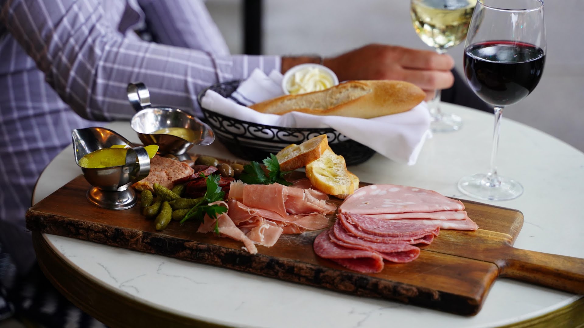 Petit Robert Bistro by null