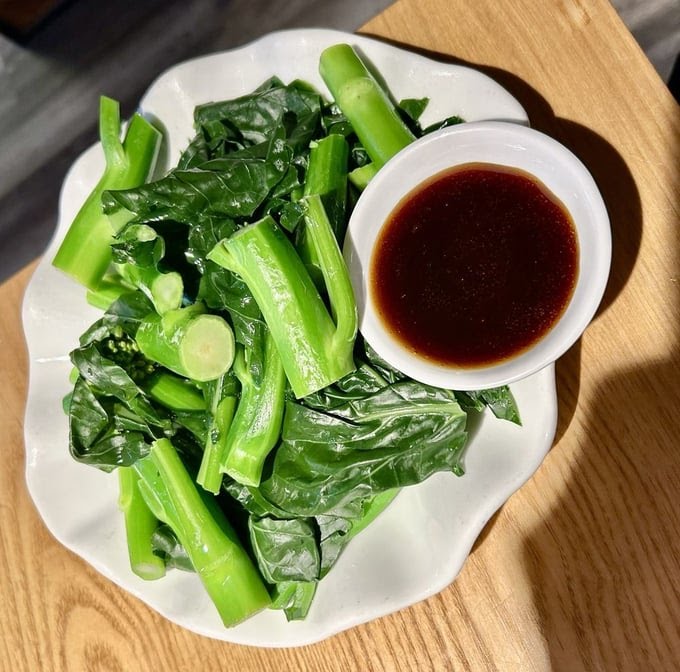 Hong Kong Bistro by null