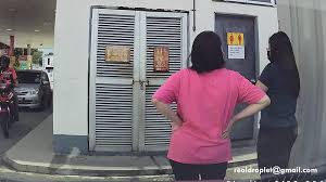 Two girls desperate to pee jpg x Women desperate to pee