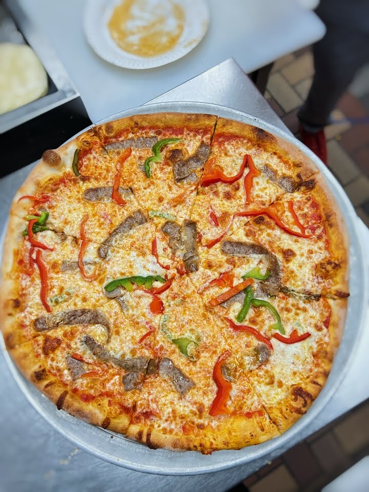 Halftime King of Pizza by null