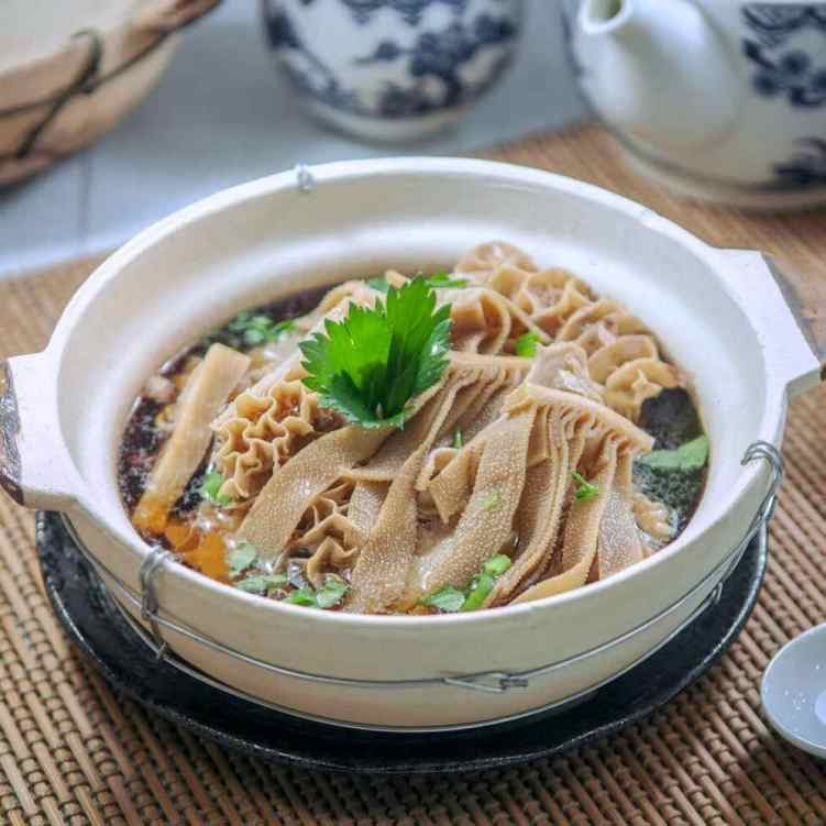 贵州苗家粉面 ( Xi Jiang Qian Hu) Beef Noodle Soup by null
