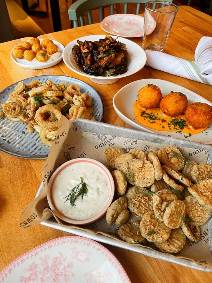 Dotty's Kitchen & Raw Bar by null