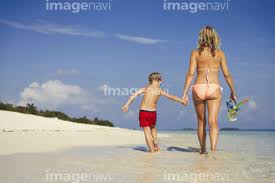 白人 小学生 裸|裸 少年 白人 少人数 いきいき】の画像素材 | 季節・人物の写真素材ならイメージナビ