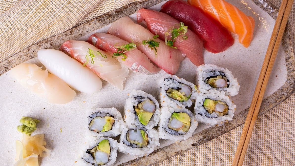 Yamazaru Sushi & Sake by null