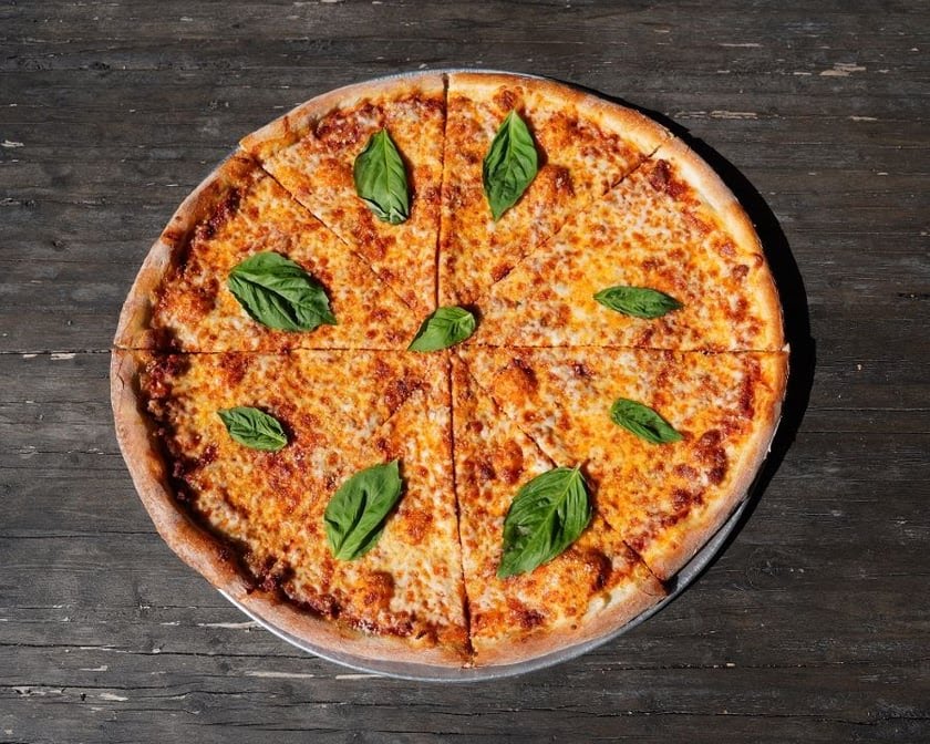 Toss Pizzeria & Pub by null