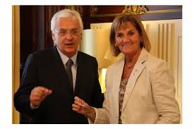 Presentació de l'Informe pel conseller de Cultura Ferran Macarell, davant el Parlament