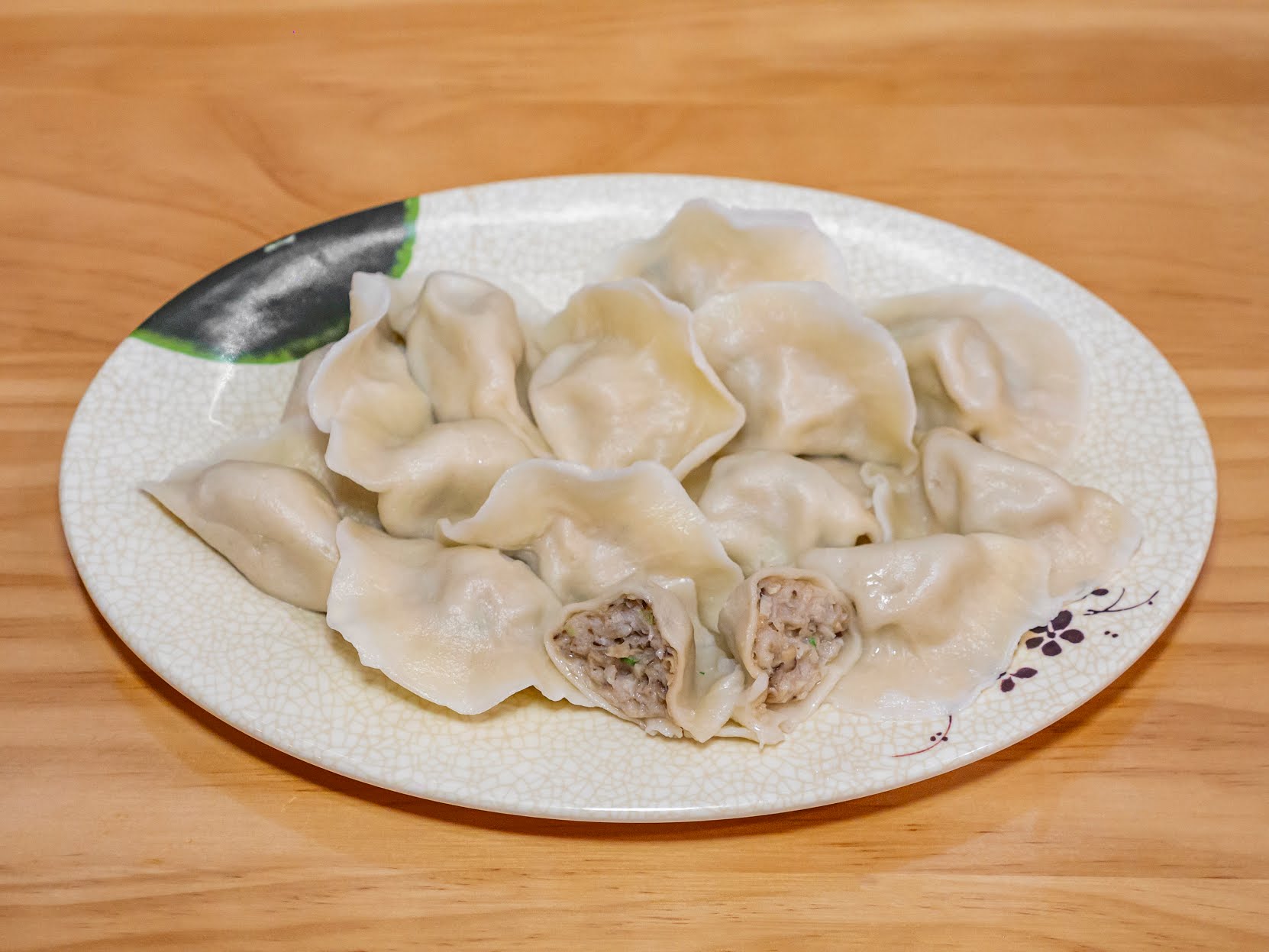 Yuanbao Jiaozi 元寶餃子 by null