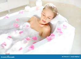 teenagers bath girls|