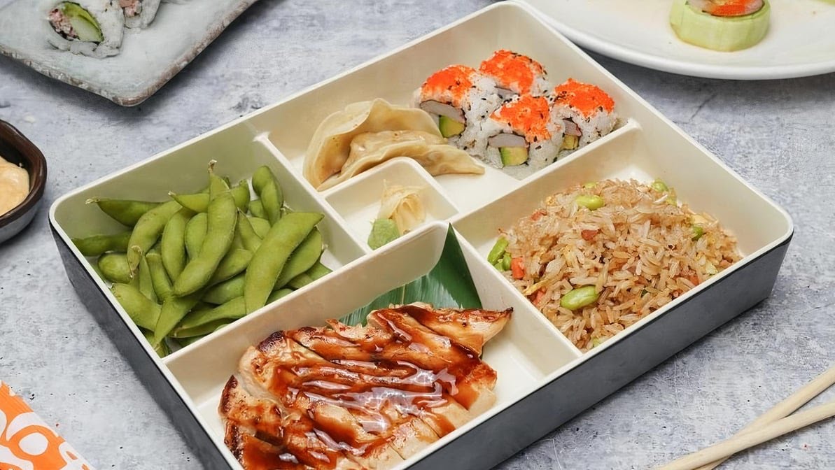 Sushi Maki - Kendall by null