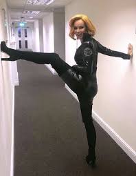 Writer brands amanda holden a bloody jpg x Amanda holden sexy