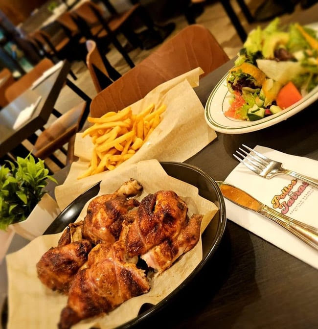 Pollos & Jarras by null