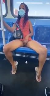 Japonesa presa no onibus jpg x No onibus
