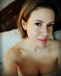 Alyssamilanonudeatthesea jpg x Alyssa milano