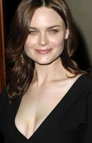 Emily deschanel tgif does anyone jpg x Emily deschanel sexy