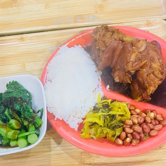 Lee’s Kitchen Noodle & Rice U Dub by null