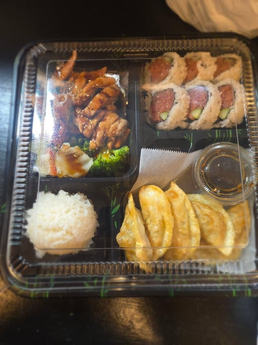 Sushi Kura by null