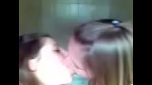 Easaatbaaaaaa frfurdxtbi jpg x Teen lesbians kissing