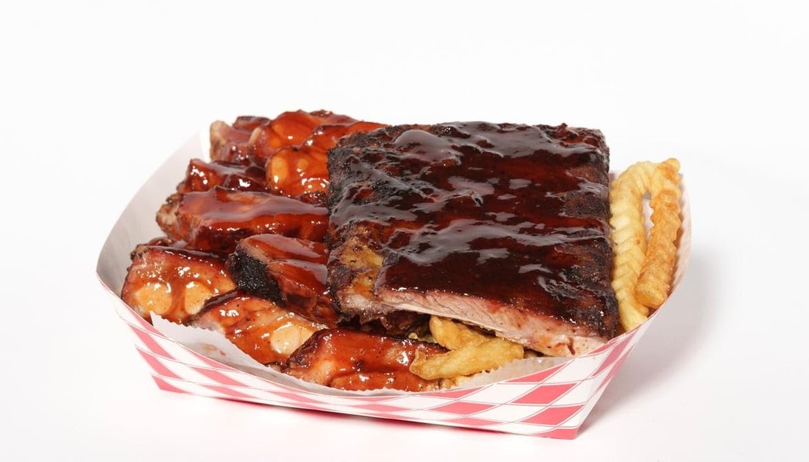 Wilma's Famous BBQ & Tavern by null