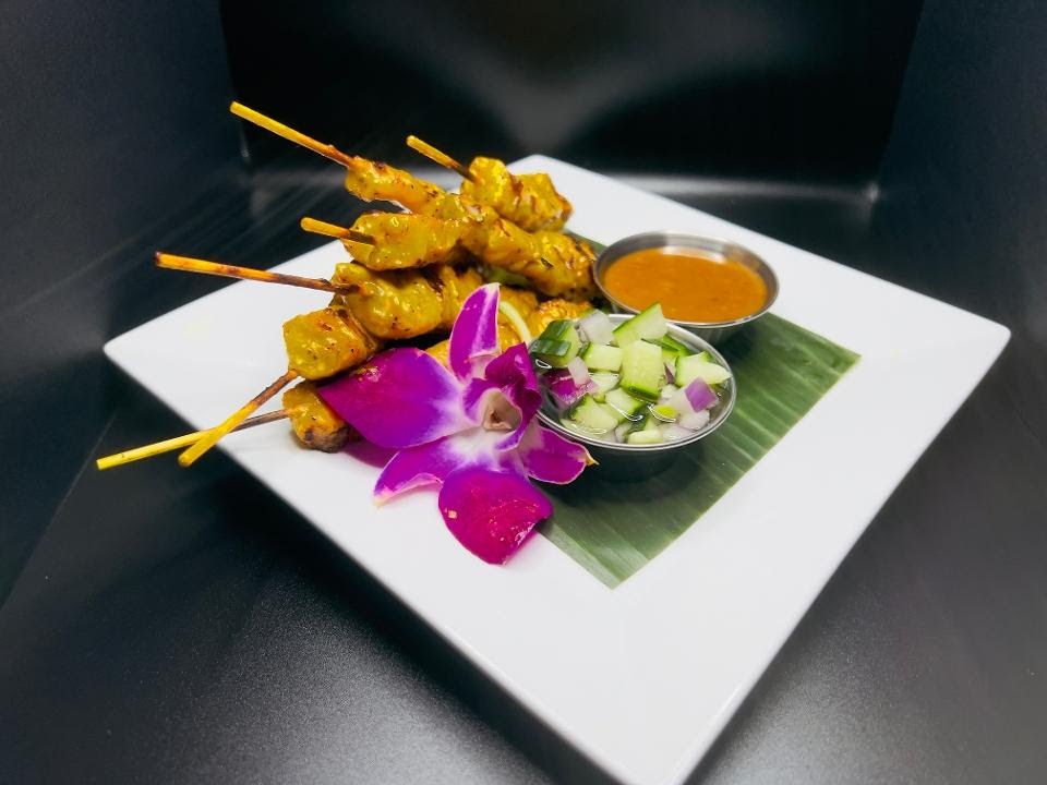 Moon Thai & Japanese by null