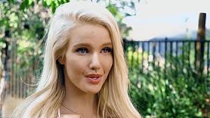 Linsey love to play boobs jpg x Linsey donovan