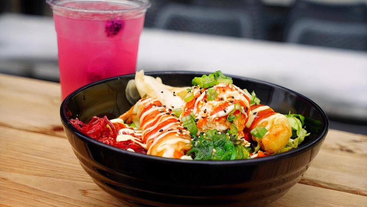 Poke Burri / Lifting Noodles Ramen by null