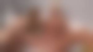 мамы и дочка голые|Мамаша и дочь голые на речке