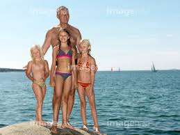 白人 小学生 裸|小学生 裸 白人 低学年】の画像素材 | 家族・人間関係・人物の写真素材ならイメージナビ