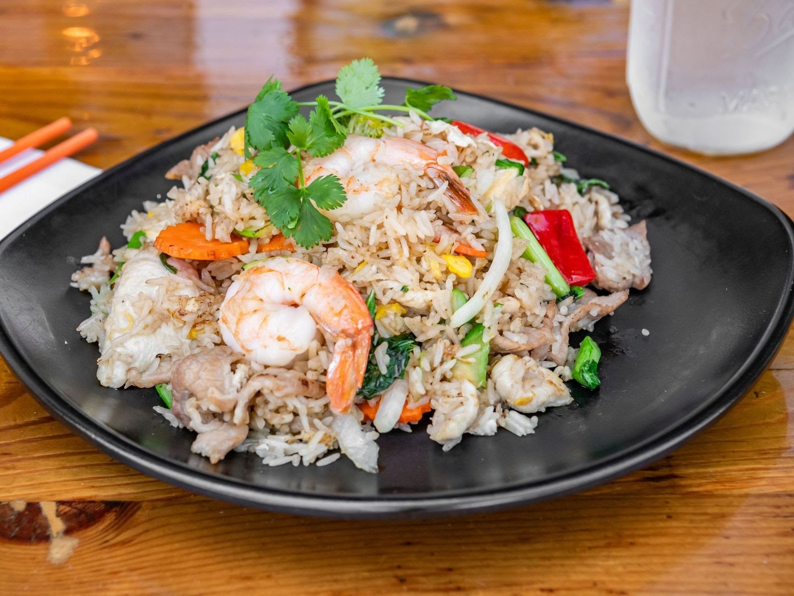 Toss Noodle Bar by null