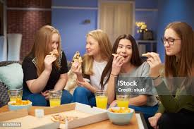 14才  ヌード|思春期の性捉えた「愛のように感じた」8月公開、14歳少女と大学生がビーチで出会う（コメントあり） - 映画ナタリー