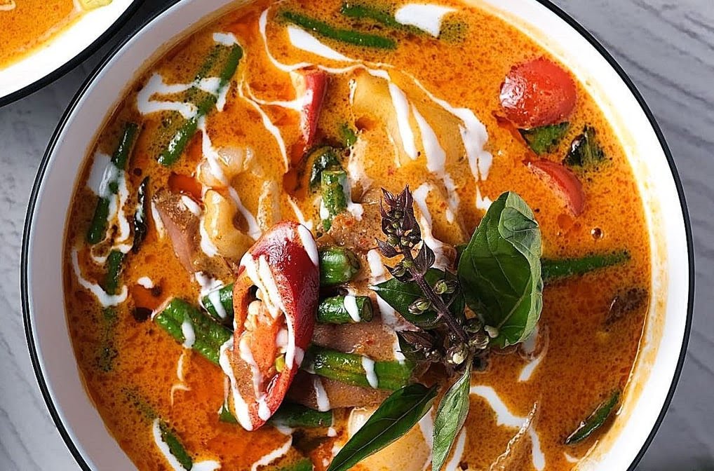 Ve La Thai Fine Dining Restaurant & Wine by null