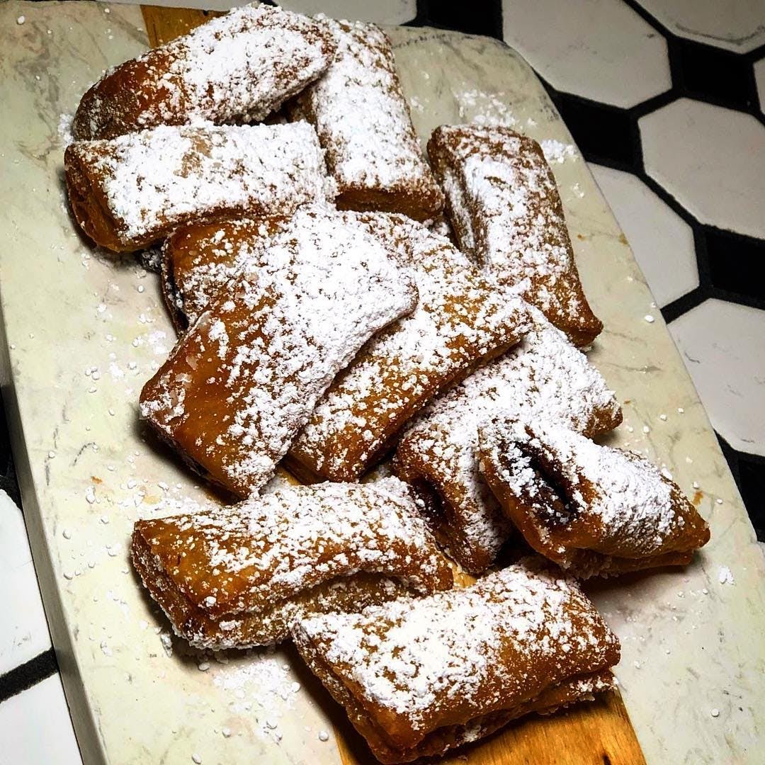 The Pizza Parlor by null