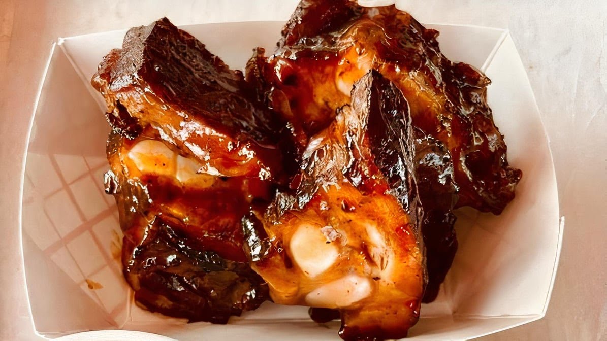 Dixie Pig Bar-B-Q by null