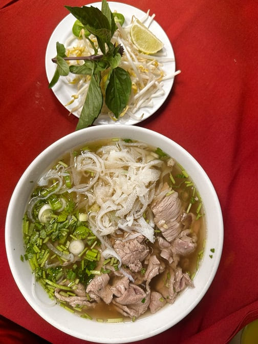 Simplee Pho by null