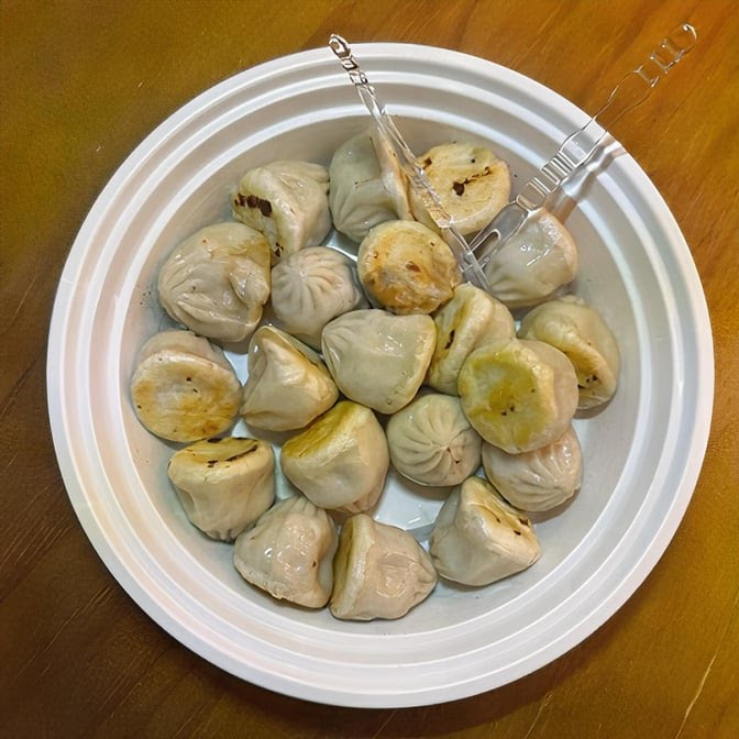 Din Soup Dumplings 鼎泰轩 by null